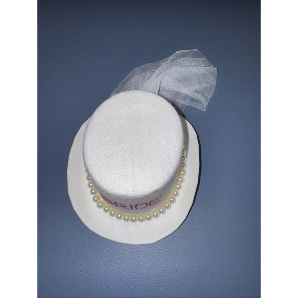 BRIDE Mini TOP HAT FASCINATOR NEW Clip On PEARLS TULLE BOW Bachelorette WEDDING - Picture 2 of 3